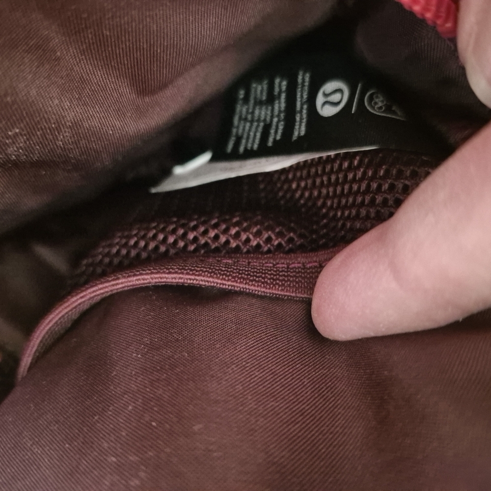 Lululemon Team Canada Future Legacy Crossbody Bag Red Bag Proudly Canadian - Picture 7 of 10